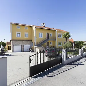 Euphemia Apartment